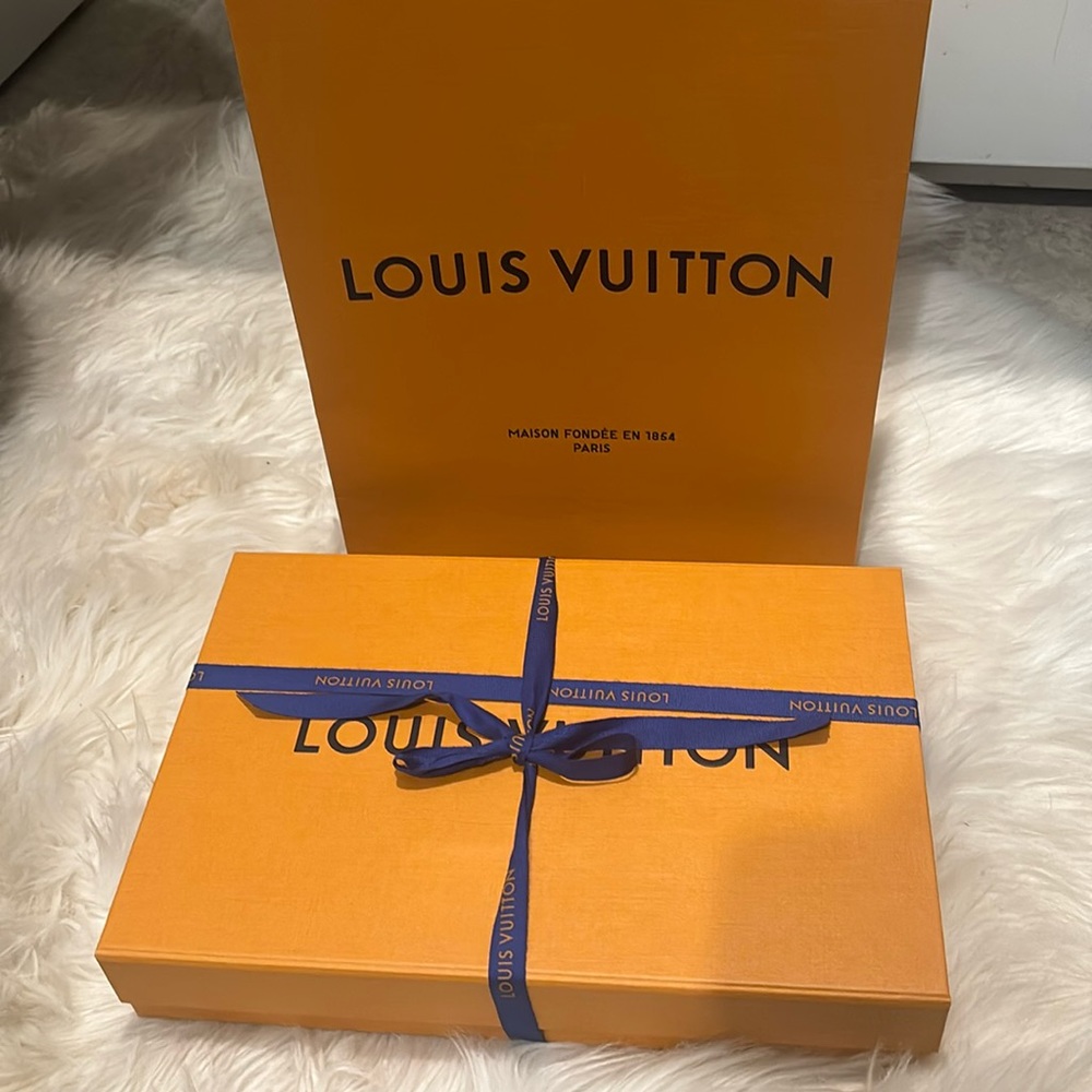 Louis Vuitton Félicie Pochette – Rose Pink Embossed Leather